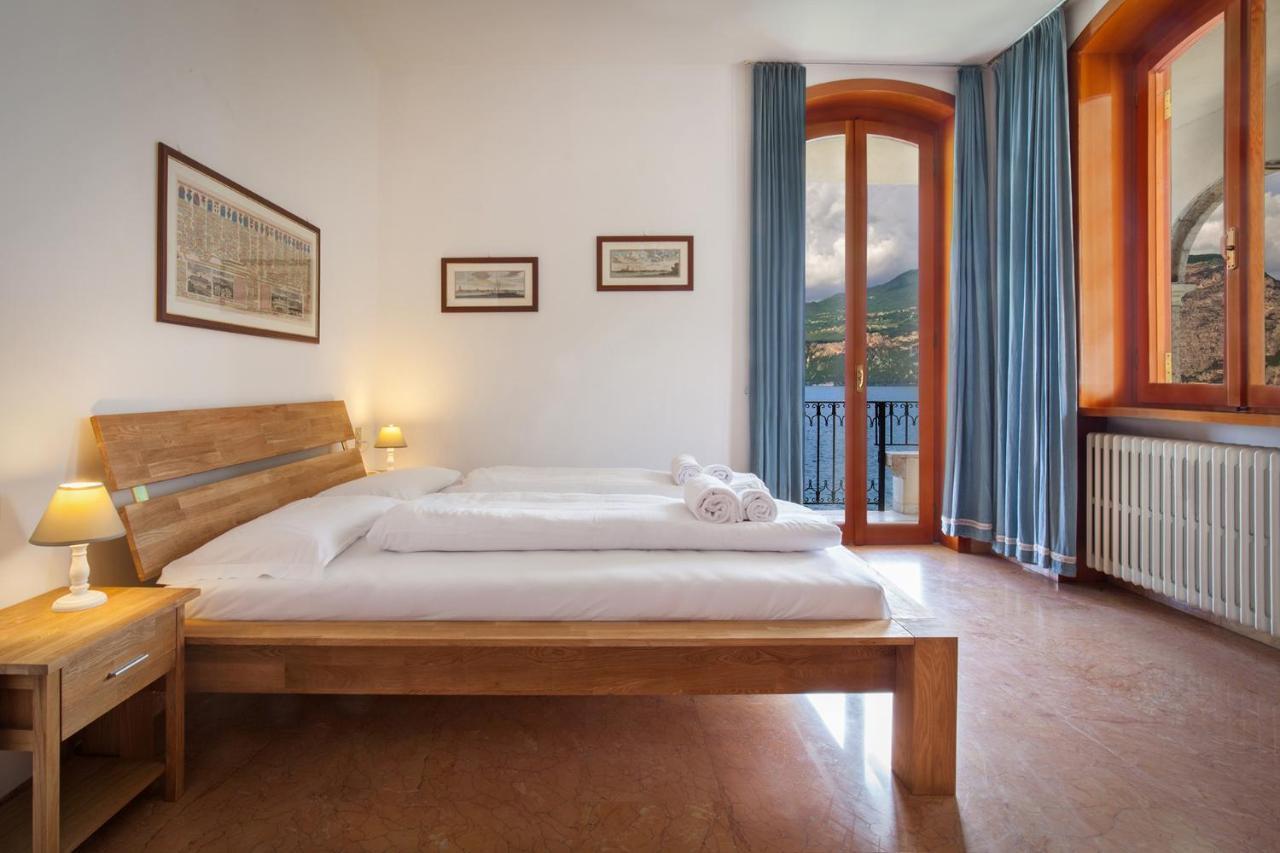 Villa Francesca-Grande Appartamento In Riva Al Lago Brenzone sul Garda Exteriör bild