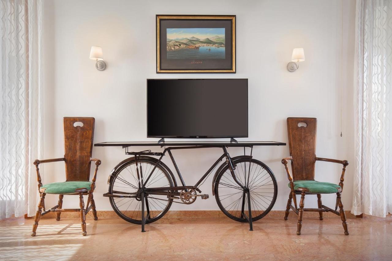 Villa Francesca-Grande Appartamento In Riva Al Lago Brenzone sul Garda Exteriör bild